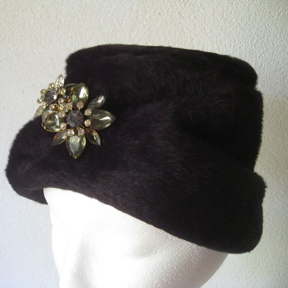 Vintage l 60s Marche Exclusive Designer Black Faux Fur Rhinestone Pin Brooch Hat - Picture 4 of 7